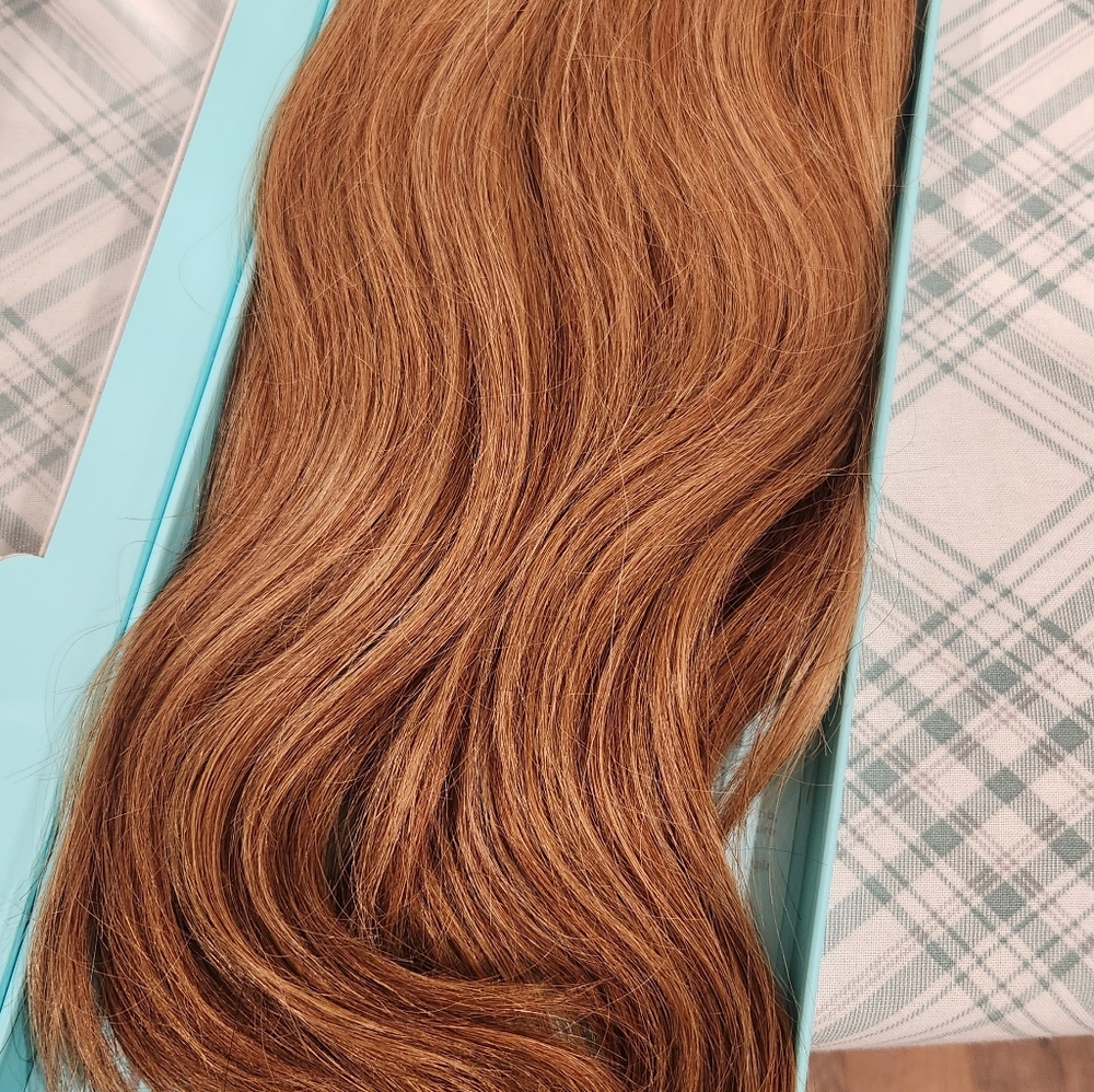 18 Layered COLOR NUMBER 7. GORGEOUS RED/STRAWBERRY BLONDE. HALO EXTENSION PIECE.